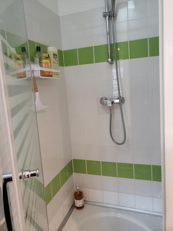 Apartment Central, Calme, Proche Chateau Et Insead *