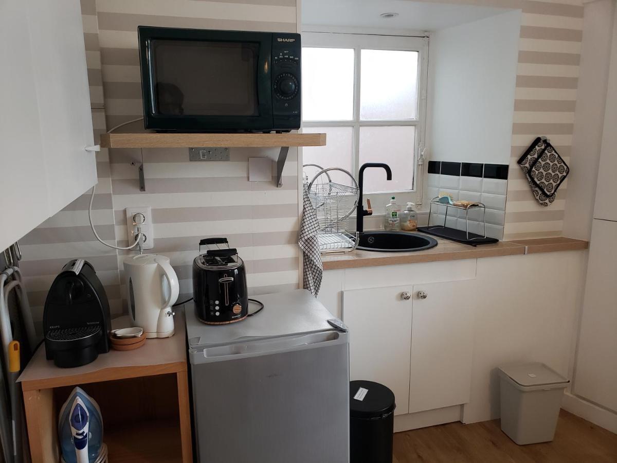 Central, Calme, Proche Chateau Et Insead Apartment