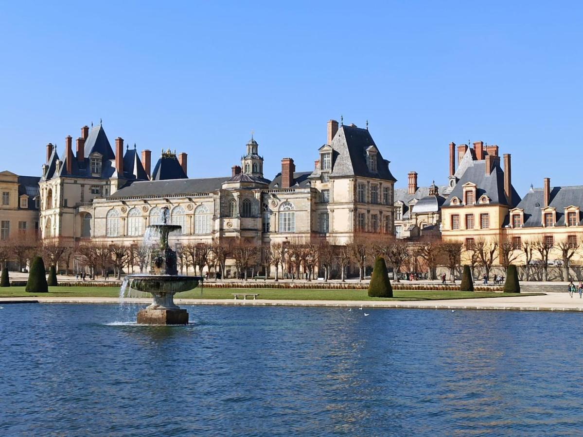 Central, Calme, Proche Chateau Et Insead Apartment